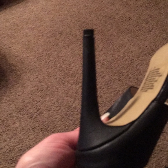 EXPRESS RePosh! They do not fit 😟 - Picture 3 of 5